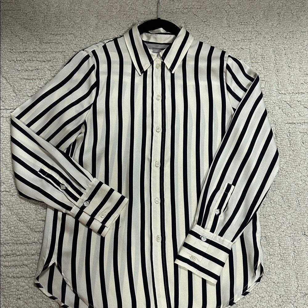 H&M Black and Cream Striped Women's Shirt Blouse Size XS